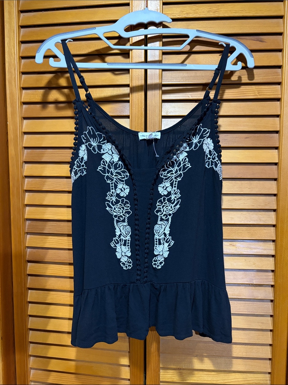 Love On A Hanger Black White Embroidered Top Small